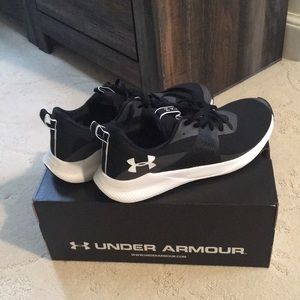 Under Armour Woman’s 9 training shoes